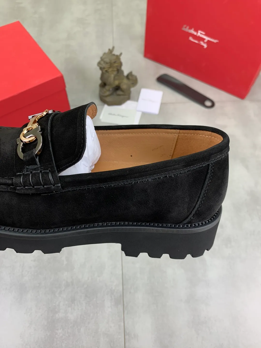 Men's shoes 💰P500 New model [Ferragamo/Ferragamo] Latest model Original imported calfskin, imported pigskin lining + original luxury metal buckle + original rubber outsole Soft and comfortable Size number: 38-44